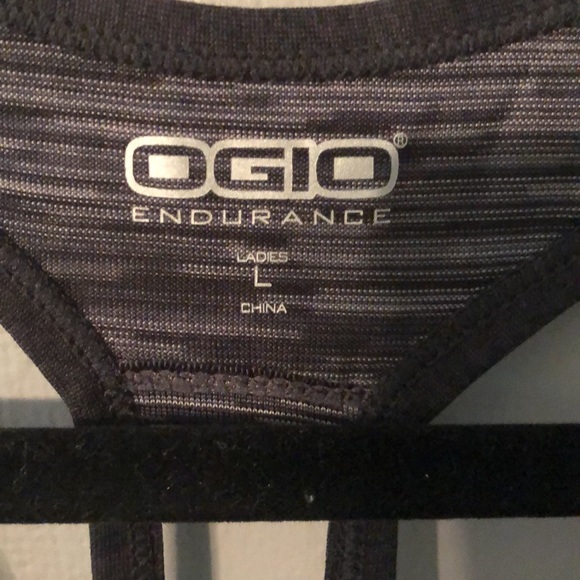 Athletic top - Picture 2 of 3